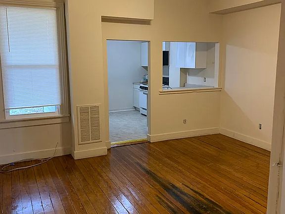3rd image of 1008 W High St #1008