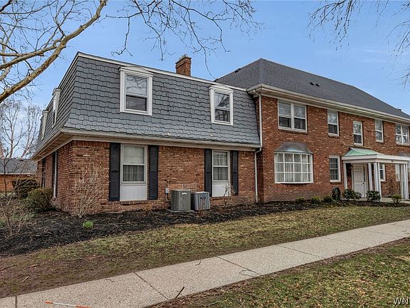 4th image of 1370 Maple Rd APT 5