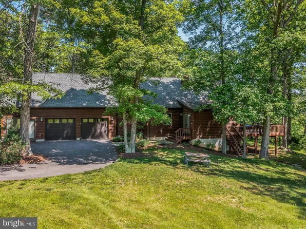 126 Old Mill Manor Ct, Berkeley Springs, WV 25411