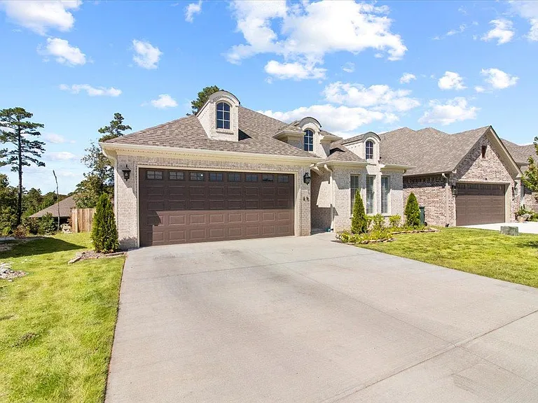 45 Saffron Cir — Photo 2