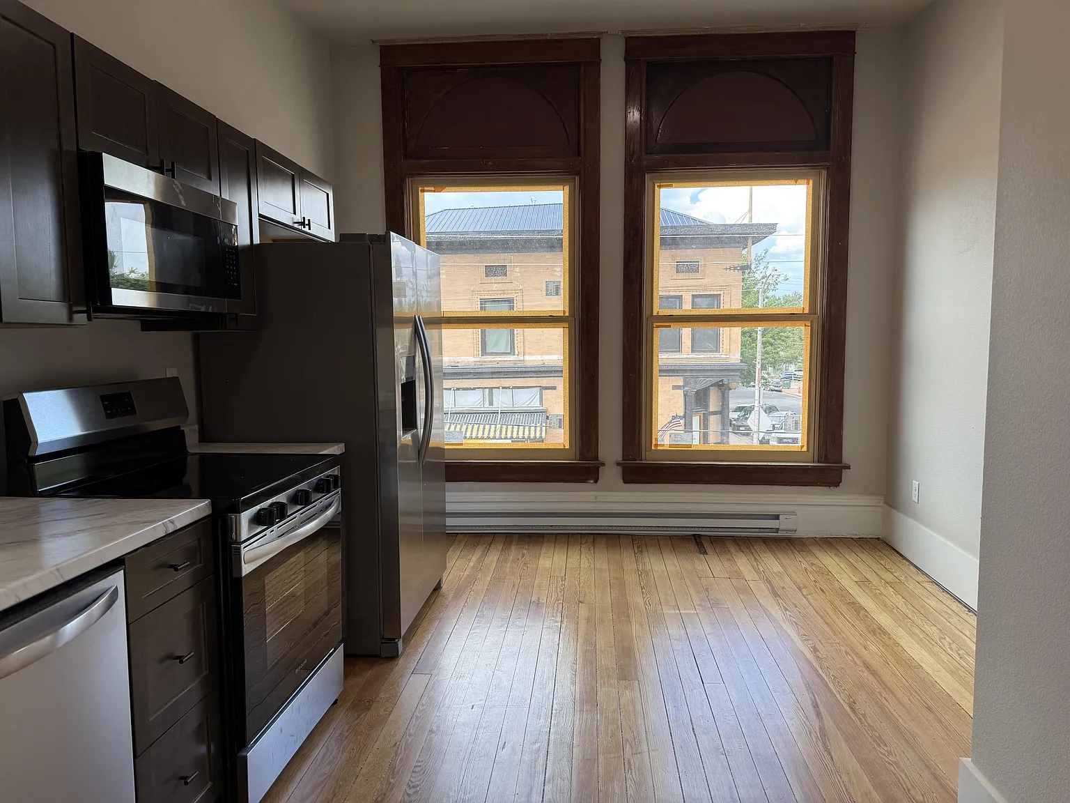 201 W Main (Florence Hotel Apartments) - 6 — Photo 1