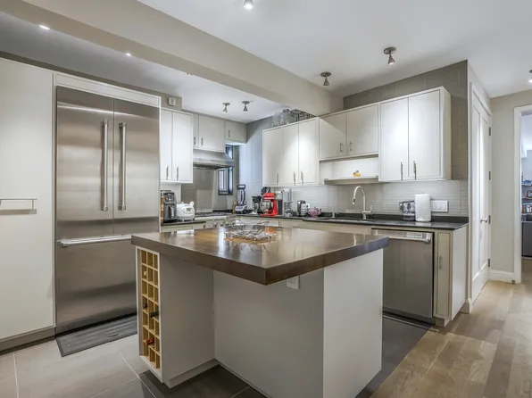 310 West 55th Street image 5 of 23