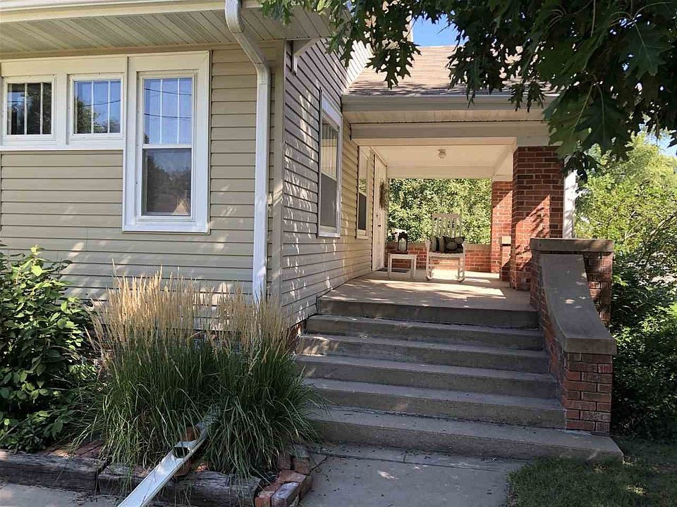 2nd image of 407 Smith Ave