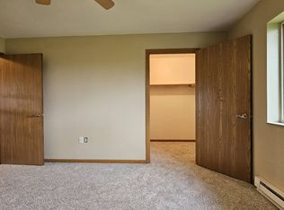112 Lakewood Ter #4, Marshall, WI 53559