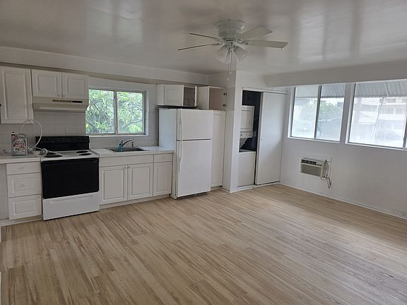 2nd image of 2446 Cleghorn St #2A