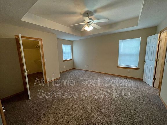 5th image of 3031 N Fremont Ave