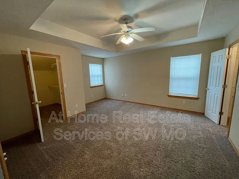 3031 N Fremont Ave — Photo 5