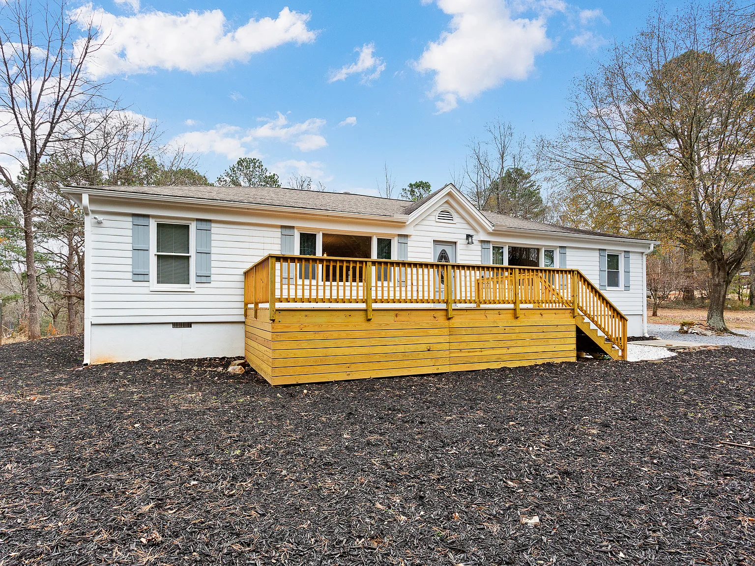 3 bed, 1800 sqft, $7,450 — Photo 2