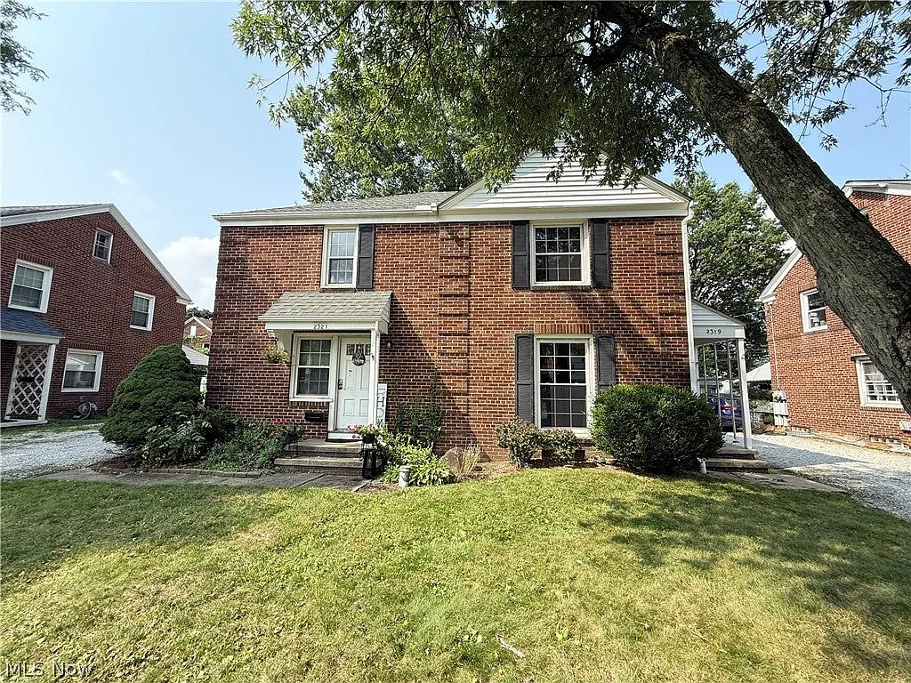 2 bed, 884 sqft, $1,300 — Photo 3
