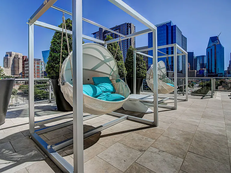 Cirque Residences — Photo 32