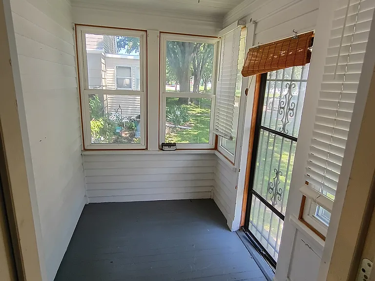 226 S Thornwood Ave — Photo 13
