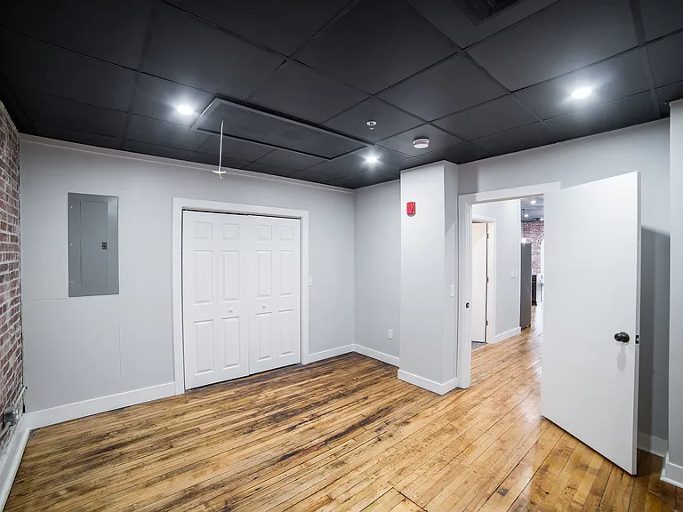 22 State St #4 — Photo 12