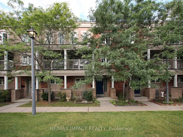 375 Cook Rd #48, Toronto, ON M3J 3T6