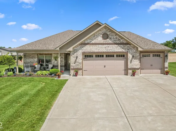 10049 N Mill Run Dr, Monrovia, IN 46157