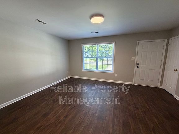 5th image of 604 Winston Cir