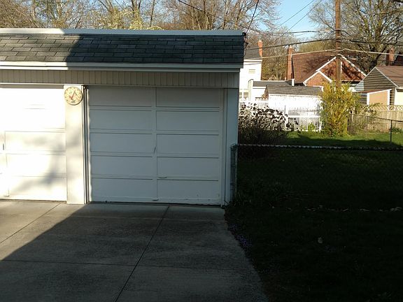 2nd image of 3541 Wyckliffe Pkwy