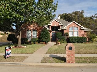 3903 Park Wood Dr, Corinth, TX 76208
