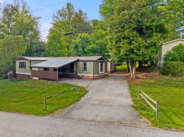 617 Waddell Dr, Hendersonville, NC 28792