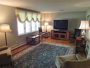 3rd image of 166 Patricia Dr