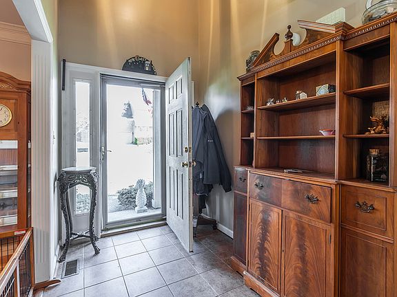 2nd image of 3973 Westbrook Dr