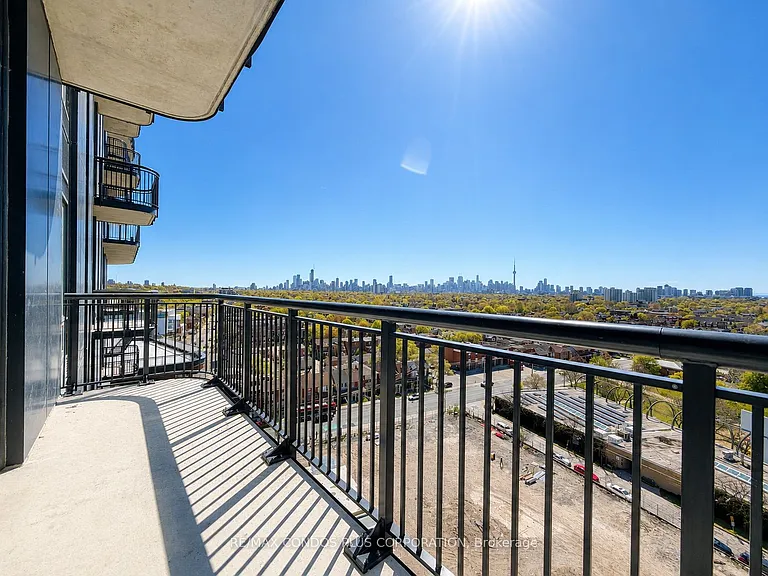1185 Dupont St #1019 — Photo 19