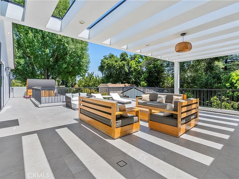 5050 Arundel Dr — Photo 64