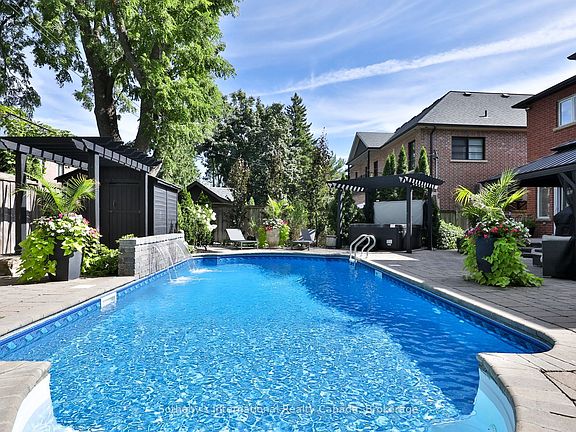 4th image of 1437 Islington Ave