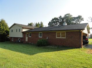 8390 Vance Rd, Kernersville, NC 27284