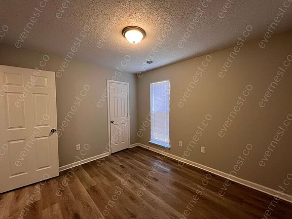 5th image of 709 Burton Ln