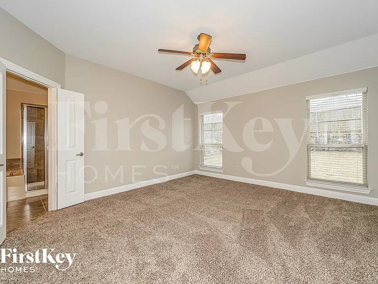 151 Charleston Ln — Photo 9