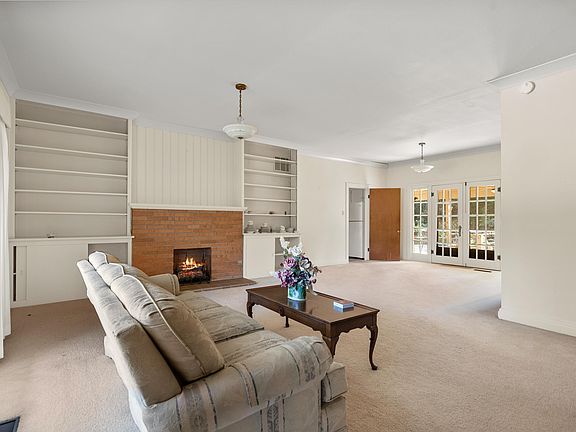 5th image of 500 Wildwood Cir