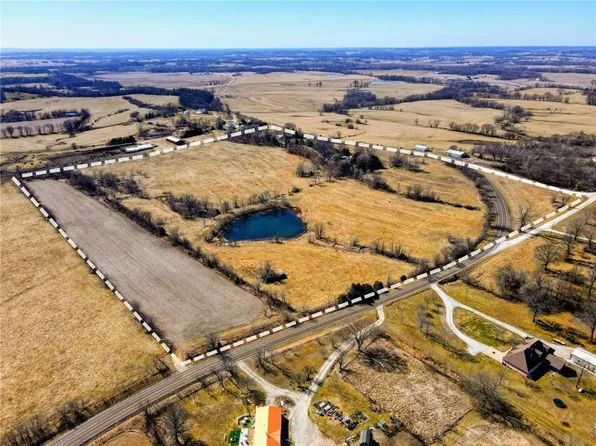 B 14311th Hwy, Richmond, MO 64085