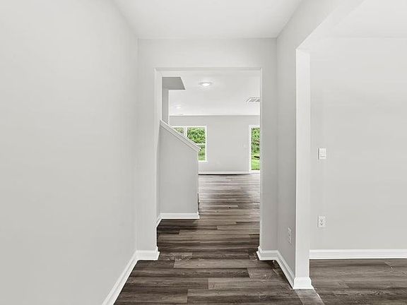 4th image of 2142 Pierett Cir