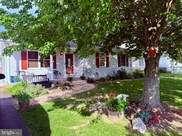 102 Honey Creek Cir, Stephens City, VA 22655