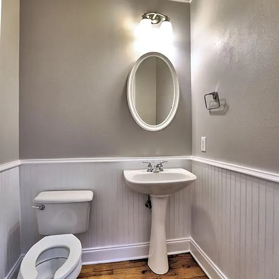 975 Odessa Dr NW — Photo 23