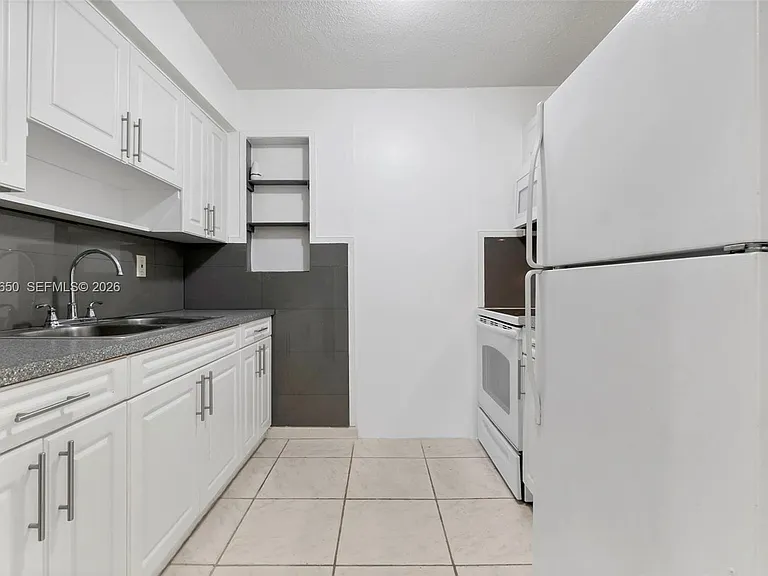 670 NE 130th St #670 — Photo 3