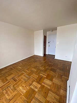 3rd image of 75-18 Woodside Ave #5E