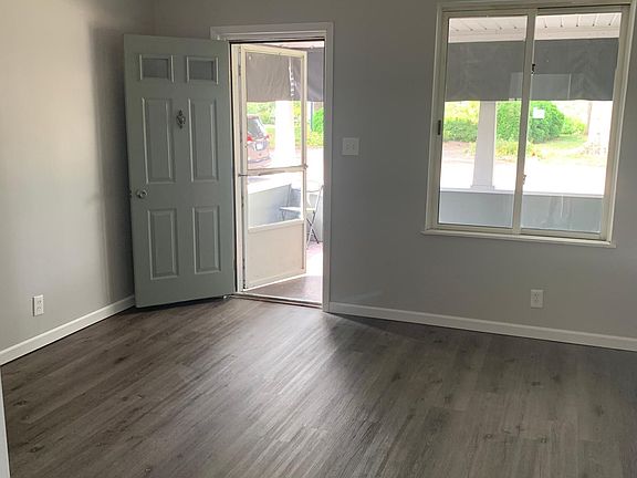 5th image of 1718 Riverside Dr
