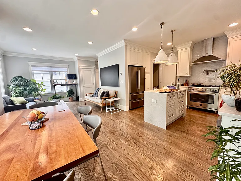 101 Sumner Rd — Photo 2
