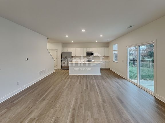 5th image of 205 Water Mill Dr