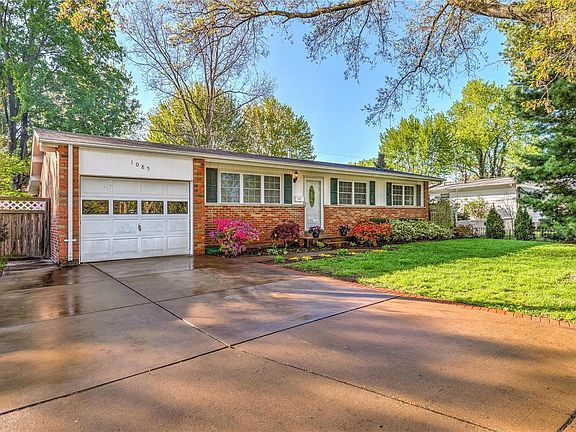 2nd image of 1085 Campion Ln