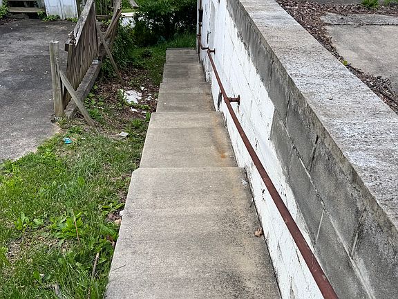 5th image of 1224 1/2 College Park #1