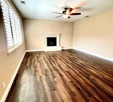 3rd image of 1138 Lancaster Way