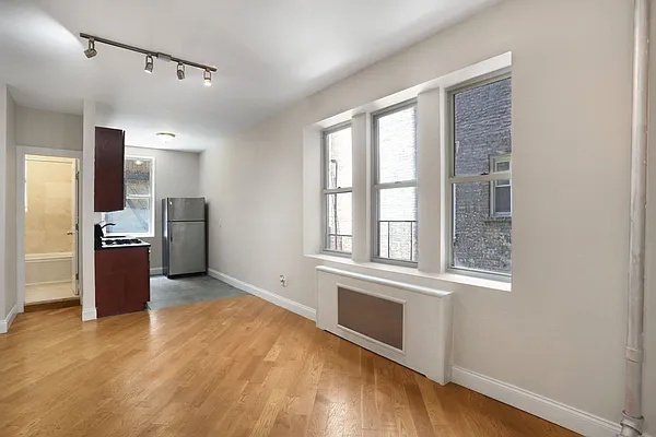 Rented by Your Vanity Realty | media 4