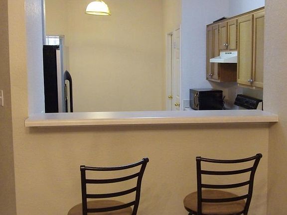 5th image of 4212 Aspen Dr