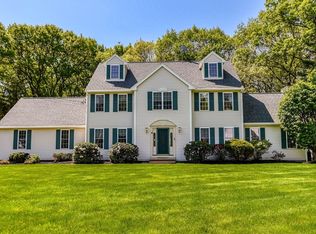 4 Dorset Ln, East Walpole, MA 02032