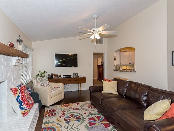 4th image of 2129 Menlo Ln
