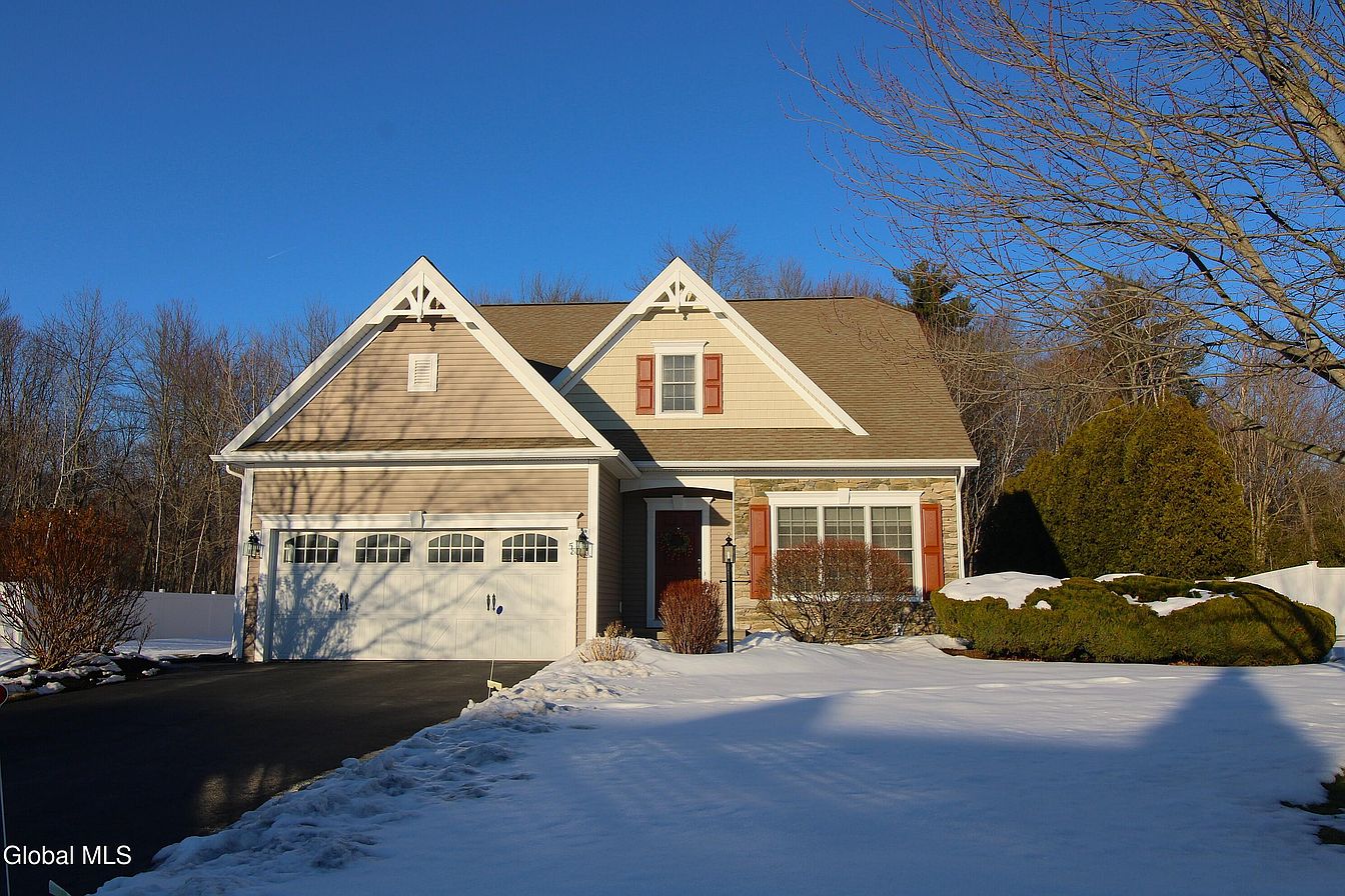 1st image of 58 Chatsworth Way