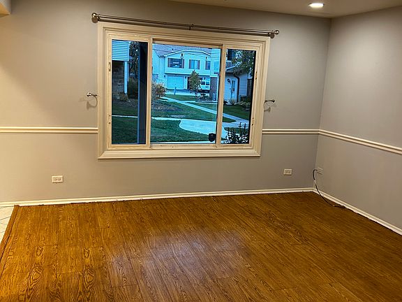 3rd image of 334 Washington Ct
