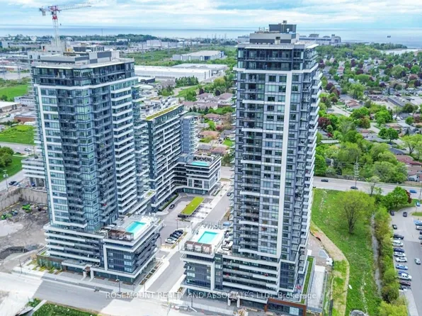 1455 Celebration Dr #703, Pickering, ON L1W 0C3